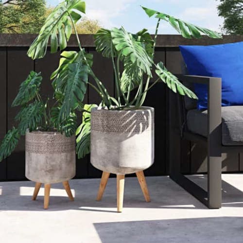Menasha 2-Piece Concrete Pot Planter Set image
