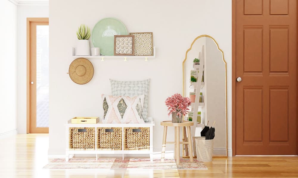 Ample Storage Entry: Traditional Farmhouse