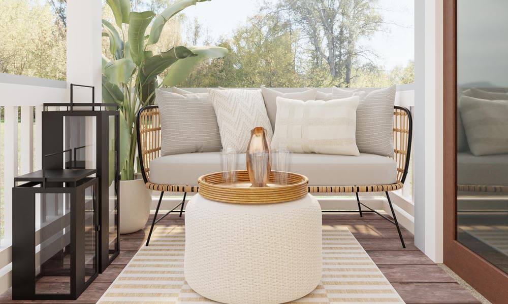 Balcony Design: Coastal Casual with Inviting Seating