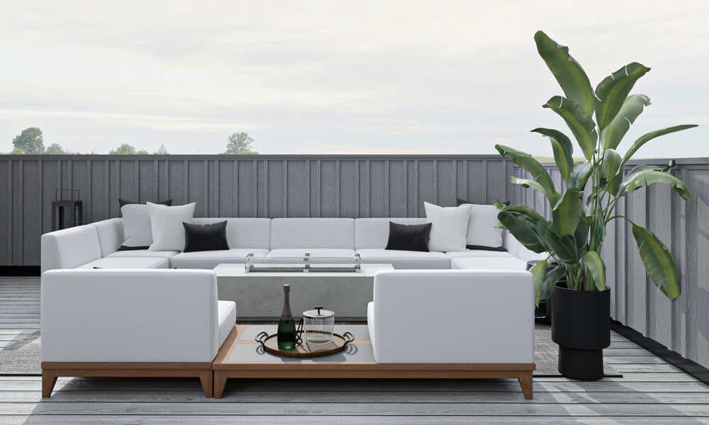 Outdoor Space: Modern Elegant with U-Shaped Seating