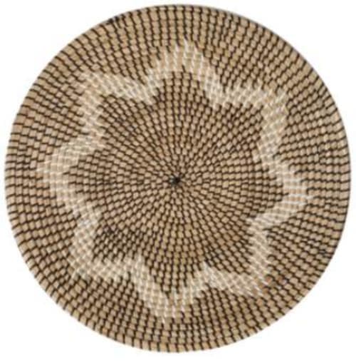 Brown and Beige Star Seagrass 3Piece Round Wall Art Set image