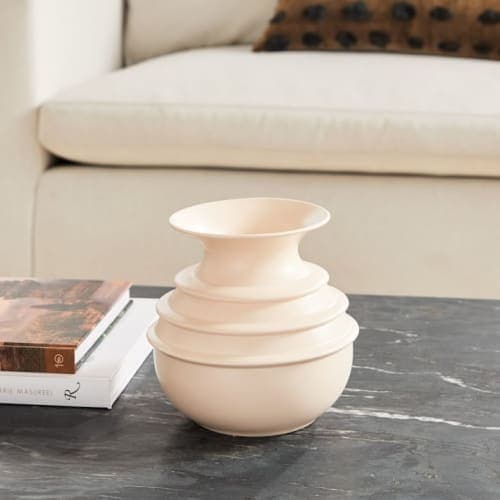 Porcelain Fin Vases image