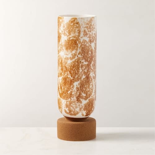 Descanso Brown And White Vase image