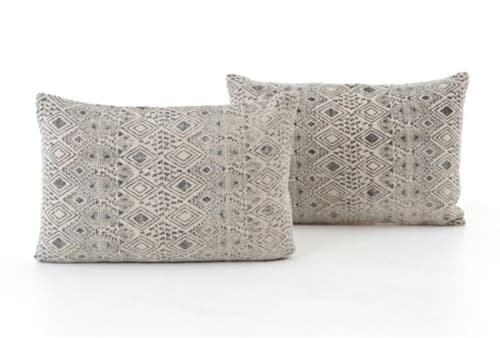 Accent Pillow Faded Grey Print With Insert-16"x24" image