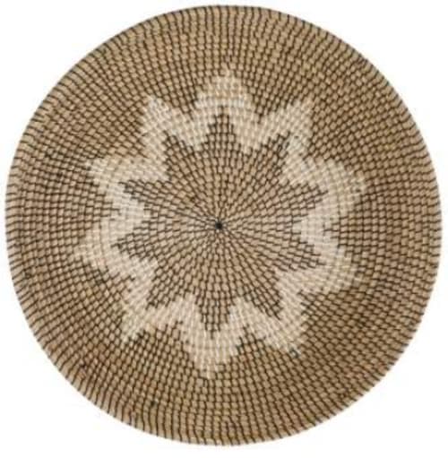 Brown and Beige Star Seagrass 3Piece Round Wall Art Set image