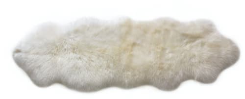Lanna Ivory Sheepskin Throw-2'x6' image